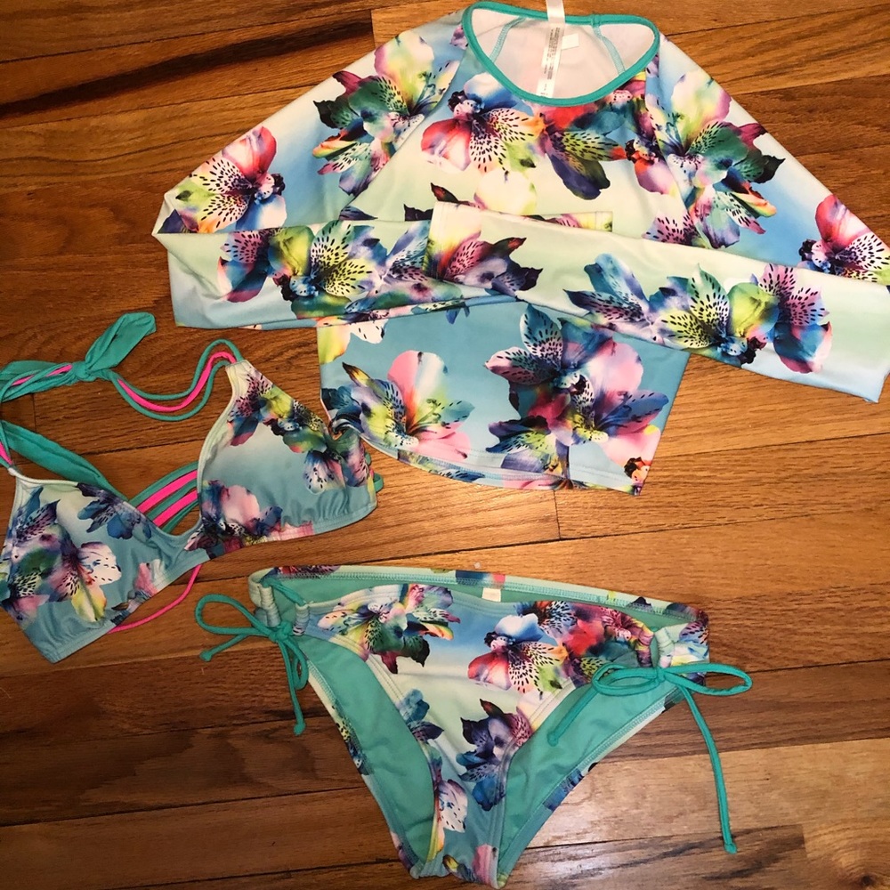 Entire swim set - surf top / bikini top/ bottoms